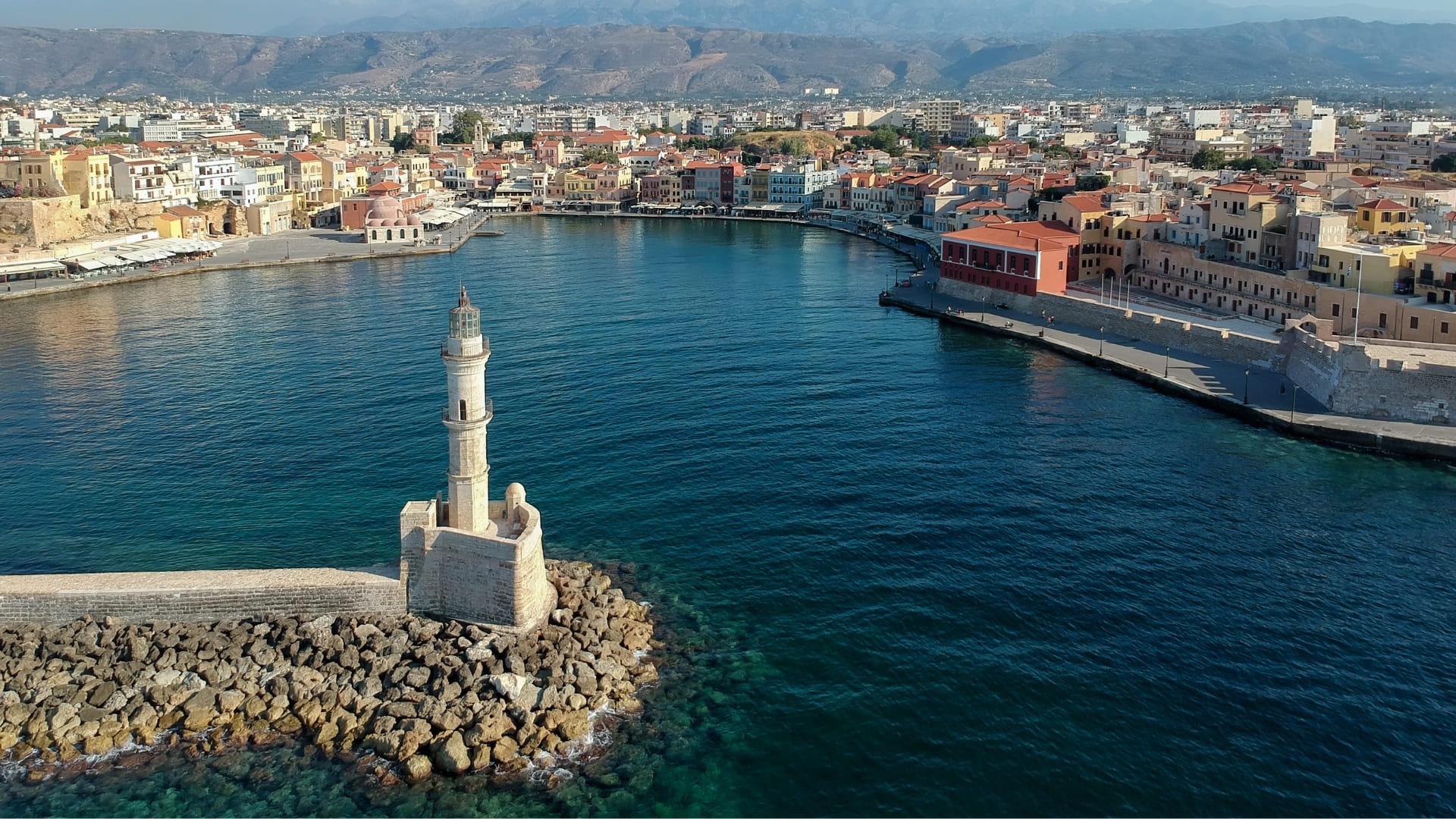 Family day trips in Crete’s coastal towns