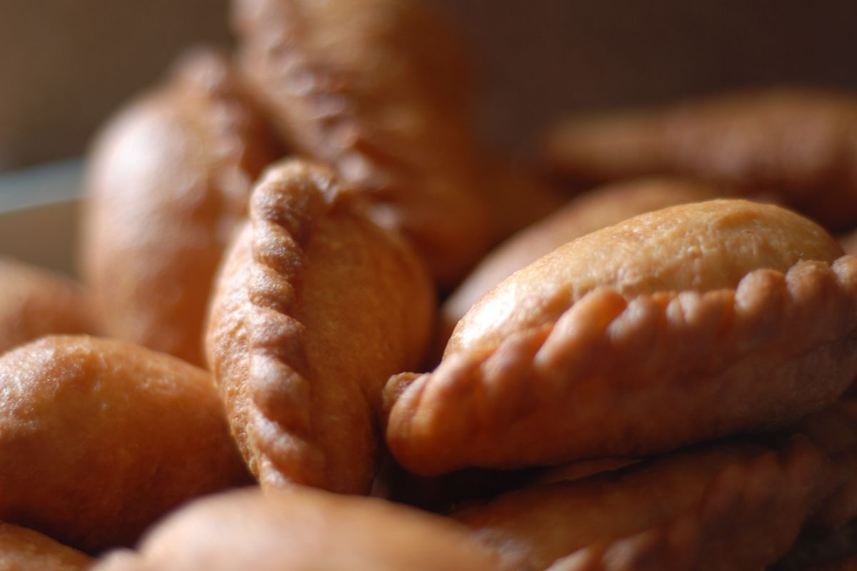 Exploring the authentic flavors of Cretan pies